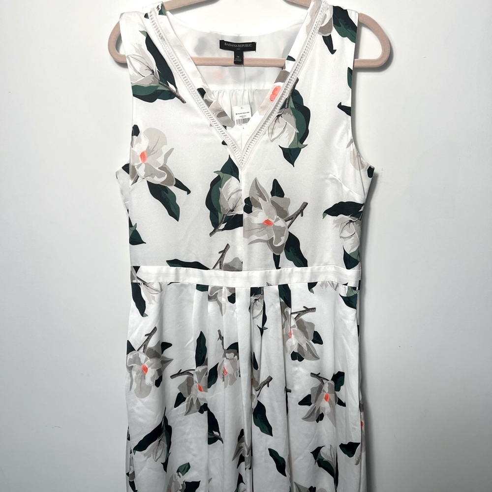 113. BNWT Banana Republic factory floral dress sz US 14 (Fits L)